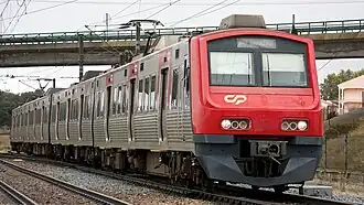 Triebwagen 2379 des Typs CP–2300 auf der Linha do Sado (Margem Sul do Tejo)