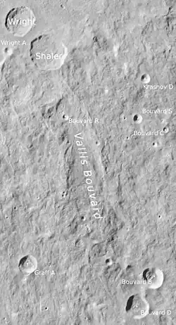 Wright am nördlichen Ende des Vallis Bouvard (LROC-WAC)