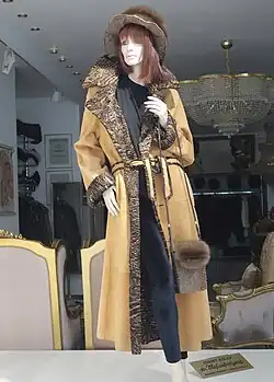 Veloutierter Karakulmantel