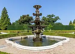 Schloss Lednice, Venezianerbrunnen