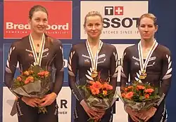 Kaytee Boyd (M.) mit ihren Teamkolleginnen Jamie Nielsen und Alison Shanks bei der Bahn-WM 2011