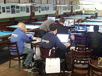 Kozoom (TV-Übertragung) bei der Arbeit