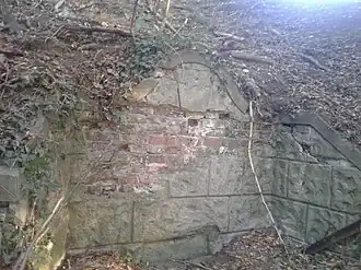 Vermauerter Stolleneingang