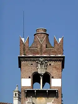 Turmspitze mit Glockenstuhl