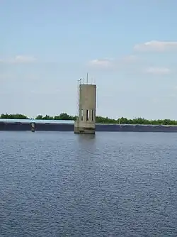 Oberbecken: See mit Auslaufbauwerk