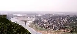 Blick auf Jammu und den Fluss Tawi