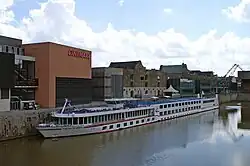 Kreuzfahrtschiff im Alten Hafen