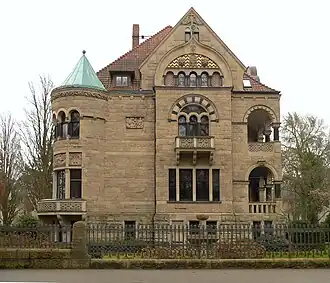 Denkmalgeschützte Villa Ebeling des Generaldirektors Gustav Ebeling in der Loebensteinstraße 42