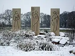 Stelen als Kreiselkunst in Visbek (Deutschland)