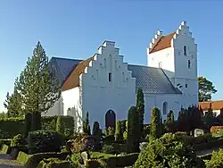 Voldby, Norddjursland – im 13. Jahrhundert begonnen, alles Backstein, alles weiß