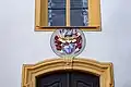 Wappen Julius Echter am Escherndorfer Kirchenportal