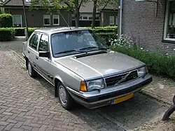 Volvo 340 Sedan (1985–1991)