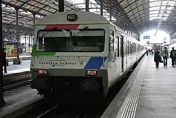 Der Voralpen-Express verkehrte als lokomotiv­bespannter Pendelzug, bis ihn die Schweizerische Südostbahn 2019 durch Traverso-Triebzüge ersetzte.