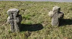 Historische Steinkreuze im Ortskern