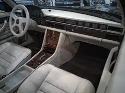 Armaturenbrett der Styling Garage mit Stereoanlage von Clarion