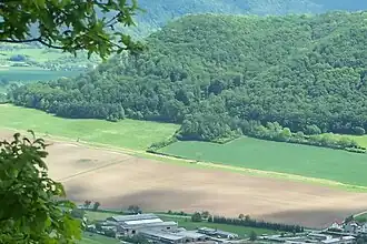 Blick vom Heldrastein auf den (Treffurter) Iberg, rechts folgt der Breitenberg