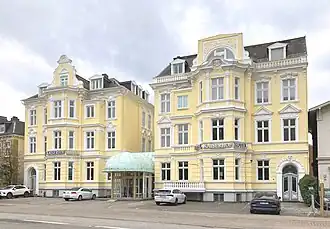 Die Häuser Kronsforder Allee 11 und 13