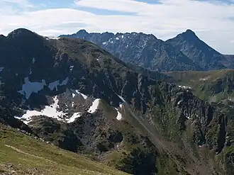 Blick von dem Gipfel Skrajna Turnia, der Gipfel Krywań im Hintergrund