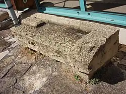 Römische Türschwelle vor dem Museum