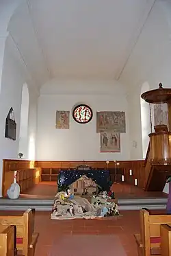 Mittelalterliche Fresken im Innern der Kirche