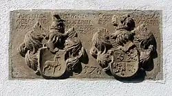 Wappenstein an der Andreaskapelle in Leipzig-Knautnaundorf für Caesar Pflugk-Eythra († 1578) und seine Mutter Agnes Pflugk, geb. Loser († 1578)