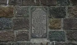 Gedenktafel auf dem Bramdrup-Friedhof