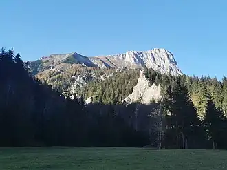 Blick von Süden über den Nadelsteinriegel auf Waschenriegel (Gipfel links) und Fölzstein