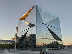 Cube Berlin[26] am Hauptbahnhof