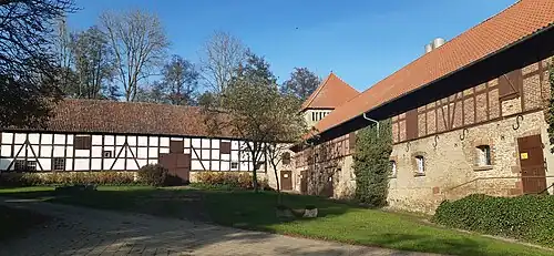 Nördlicher Vorwerkteil in Fachwerkbauweise mit Eckturm