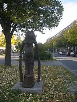 Skulptur Wasserträgerin[5]