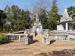 Stupa im östlichen Tempelbereich