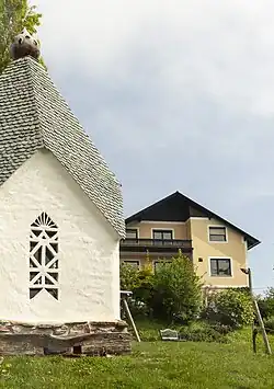 Das Weingut mit Kapelle