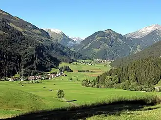 Alpkopf (rechts der Bildmitte) von Osten (Wengle)