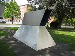 Zwei gleich groß (1990), Wesel