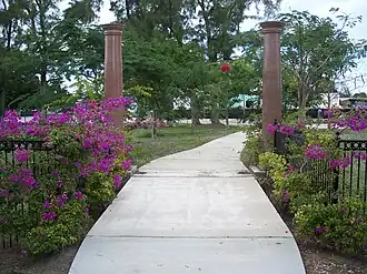 Eingang zur Gedenkstätte (2010)