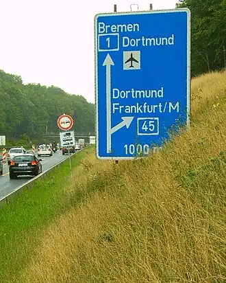 Beschilderung am Westhofener Kreuz (A&nbsp;1 aus Richtung Köln)