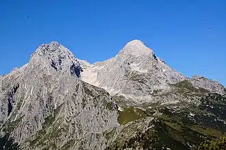 Hochblassen (links) und Alpspitze (rechts), gesehen vom Schachen-Anstieg