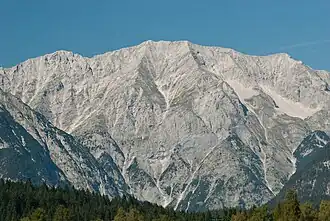 Wettersteinkopf, Wettersteinwand und Rotplattenspitze (von Seefeld gesehen)