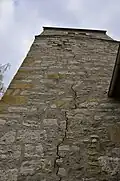 Turm mit Schäden