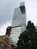 Der IZD Tower von unten