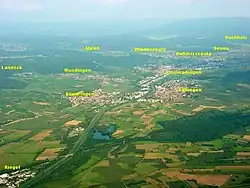 Blick elzaufwärts über Emmendingen zum Kandel