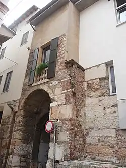 Nebentor in der Via Farina