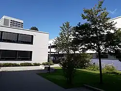 Anbau mit Dreifachturnhalle