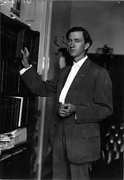 Zeigt ein Bild von Willam Schley Howard