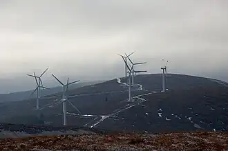 Blick vom Blackhope Scar auf den Emly Bank. Im Hintergrund der höhere Bowbeat Hill.