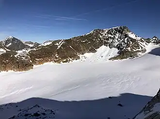 Windacher Daunkogel mit Wütenkarferner, links die Wütenkarscharte, dahinter der Schrankogel, rechts hinten Stubaier Wildspitze, rechts die Warenkarscharte