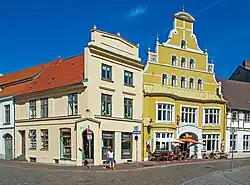 Nr. 1 + Bademutterstraße 2