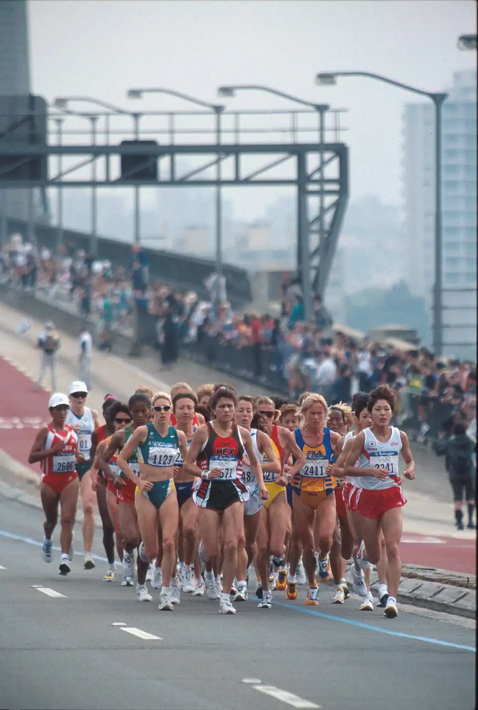 Die Marathonläuferinnen auf der Harbour&nbsp;Bridge