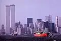 1973 überragt von beiden Türmen des WTC