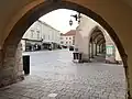 Blick aus dem Lauben­gang über den Nordwest­teil des Haupt­platzes